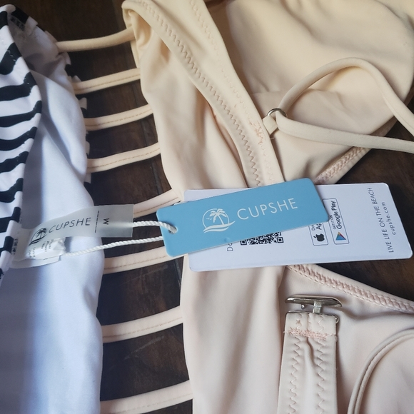 Cupshe Swimsuit 1PC - Picture 7 of 8